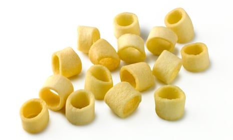 <p><span>KP Hula Hoops Salt & Vinegar flavor crisps shaped as potato rings, that fit perfectly on your fingers. Yum!! Hula Hoops are cooked with 100% sunflower oil and are completely free from all artificial flavors, colors and MSG. </span></p> <p><span>Of course, they still taste as great as ever!</span></p> <p><span>Other Flavors include, Cheese & Onion, Salt & Vinegar, Original Ready Salted and BBQ Beef.</span></p>