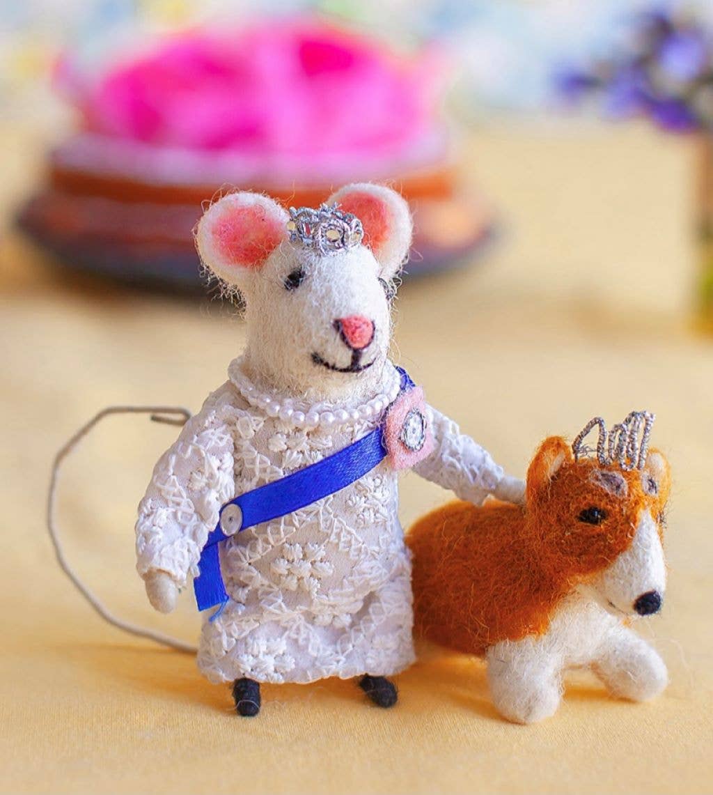 Felt Mouse - Queen with Princess Corgi