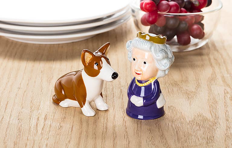 Salt & Pepper - Queen and Corgi Approx Size 3.5"H