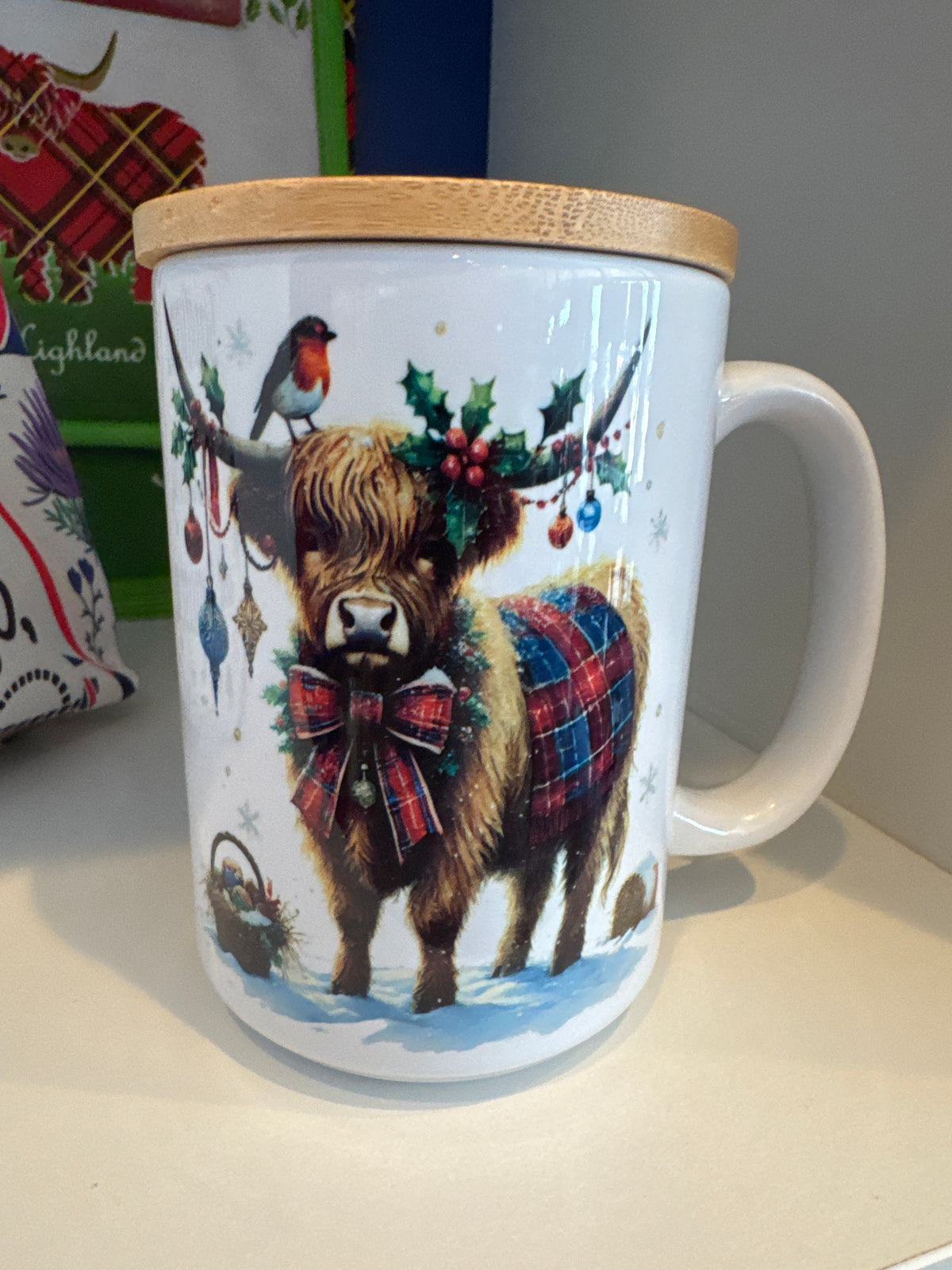 Mug 15oz. Christmas Highland Cow and Robin Includes Lid/Coaster.