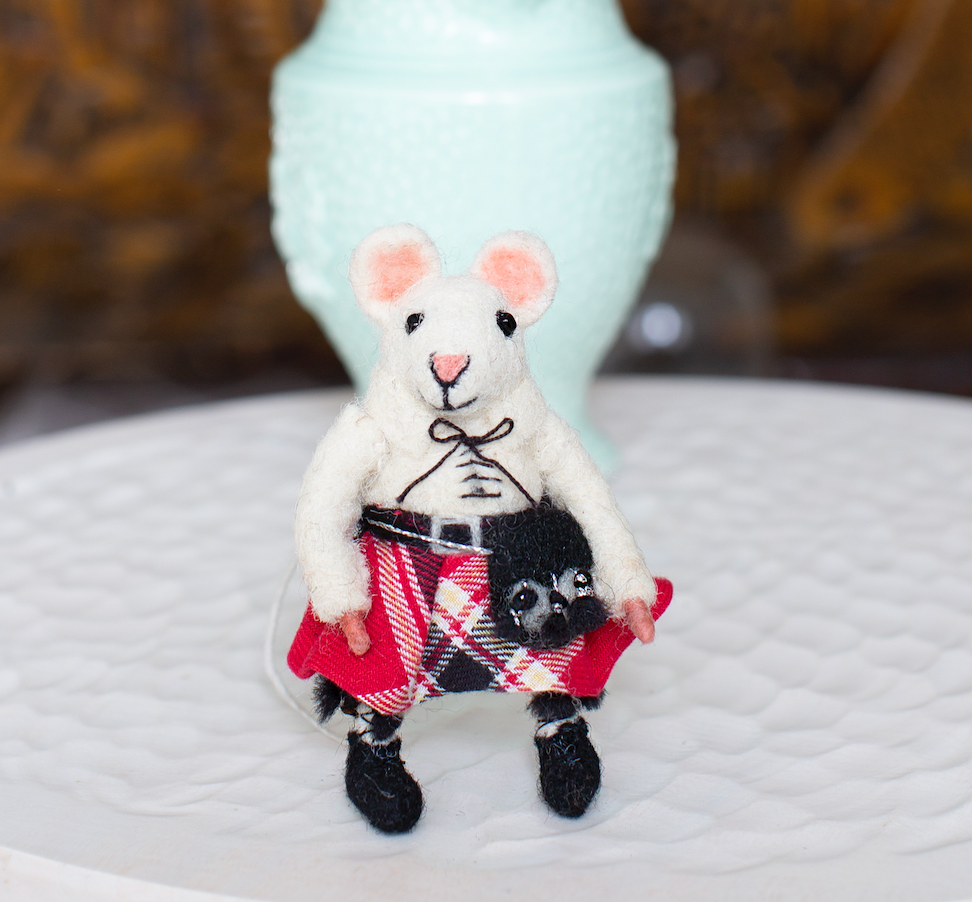 Felt Mouse - Scottish Kilted Mouse: Red Kilt